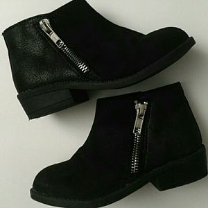 Cat & Jack Toddler Black Ankle Boots